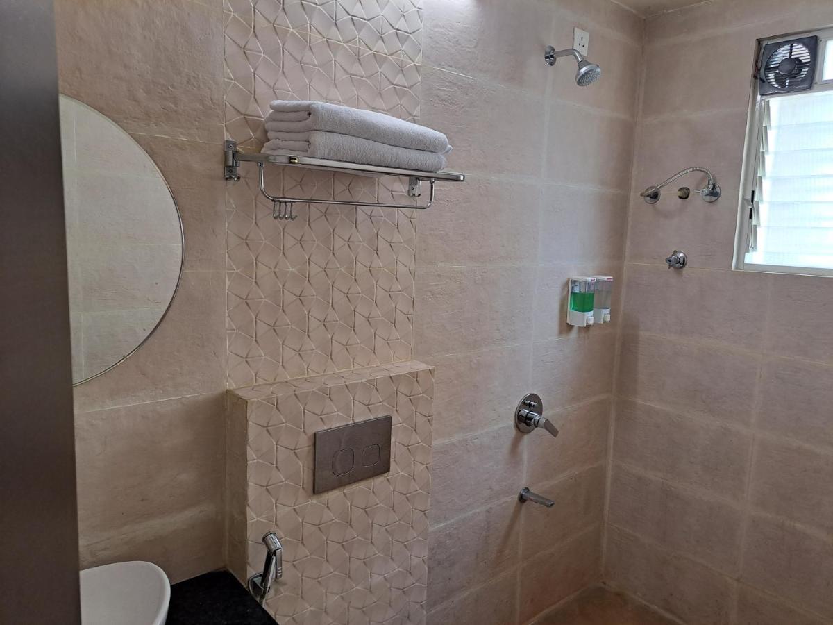 Bouquet Residency Hotel Nashik Bagian luar foto