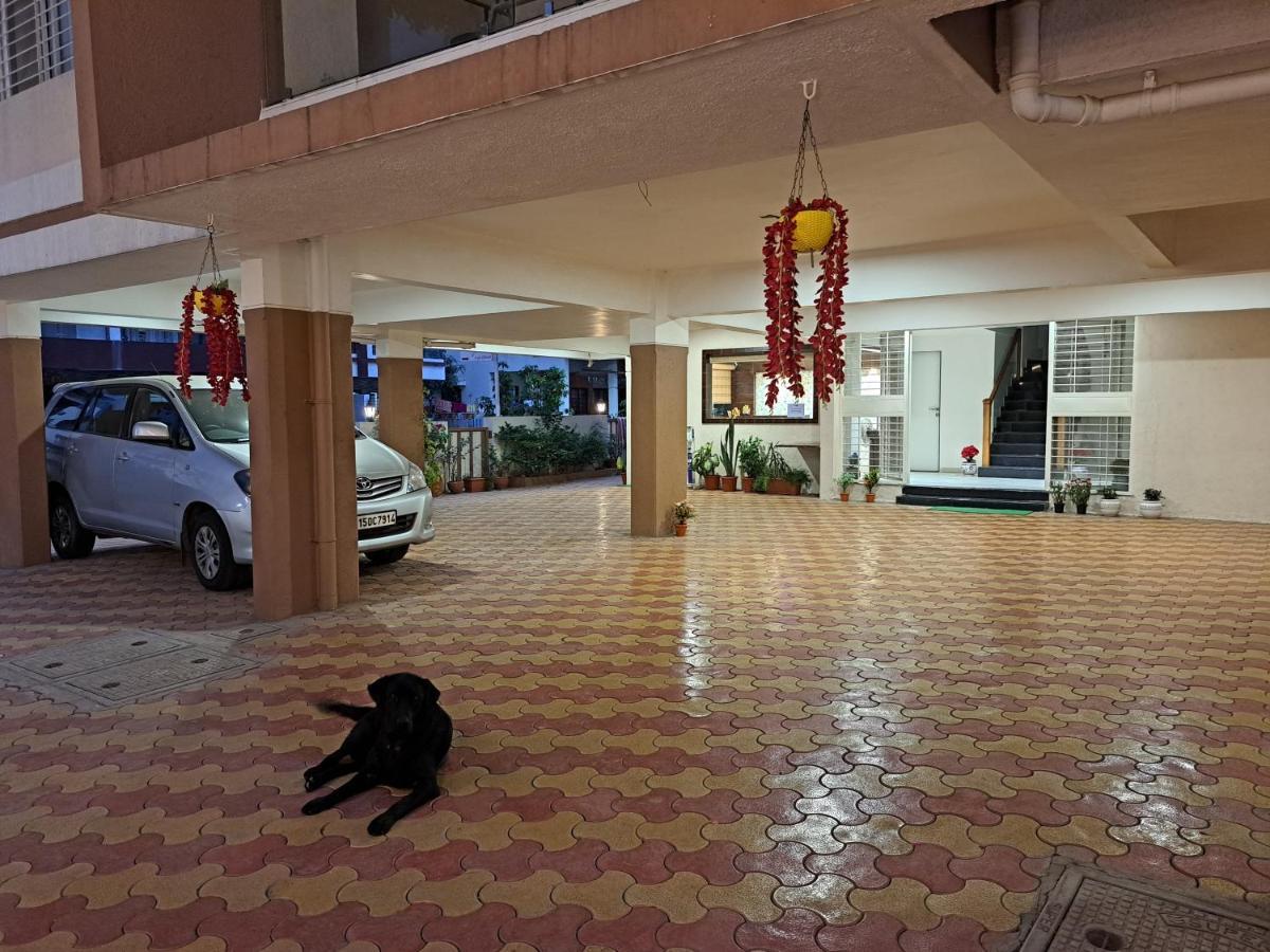 Bouquet Residency Hotel Nashik Bagian luar foto