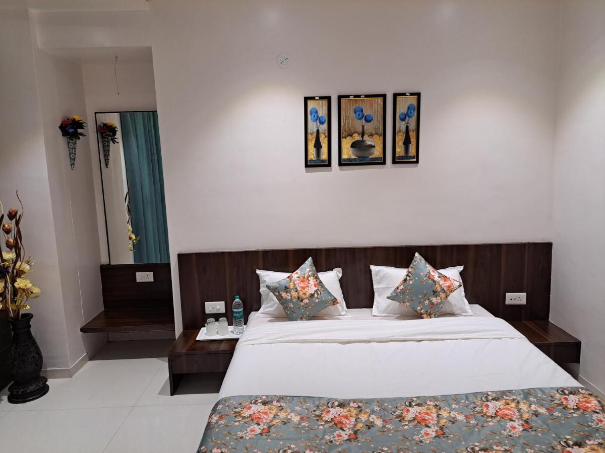 Bouquet Residency Hotel Nashik Bagian luar foto