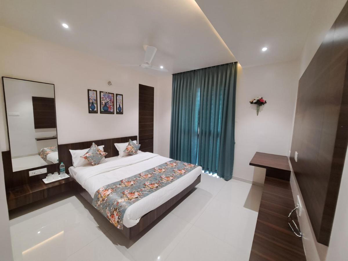 Bouquet Residency Hotel Nashik Bagian luar foto