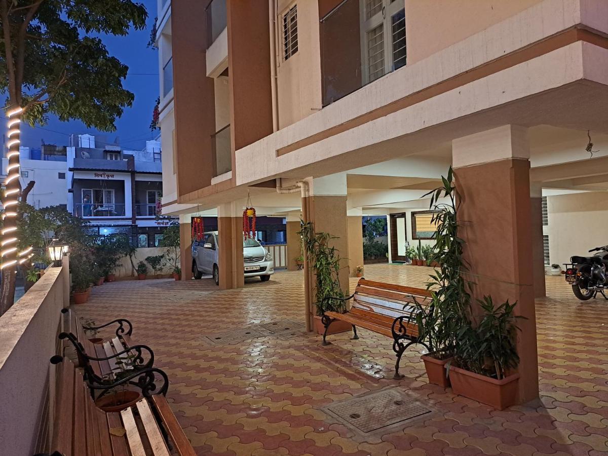 Bouquet Residency Hotel Nashik Bagian luar foto