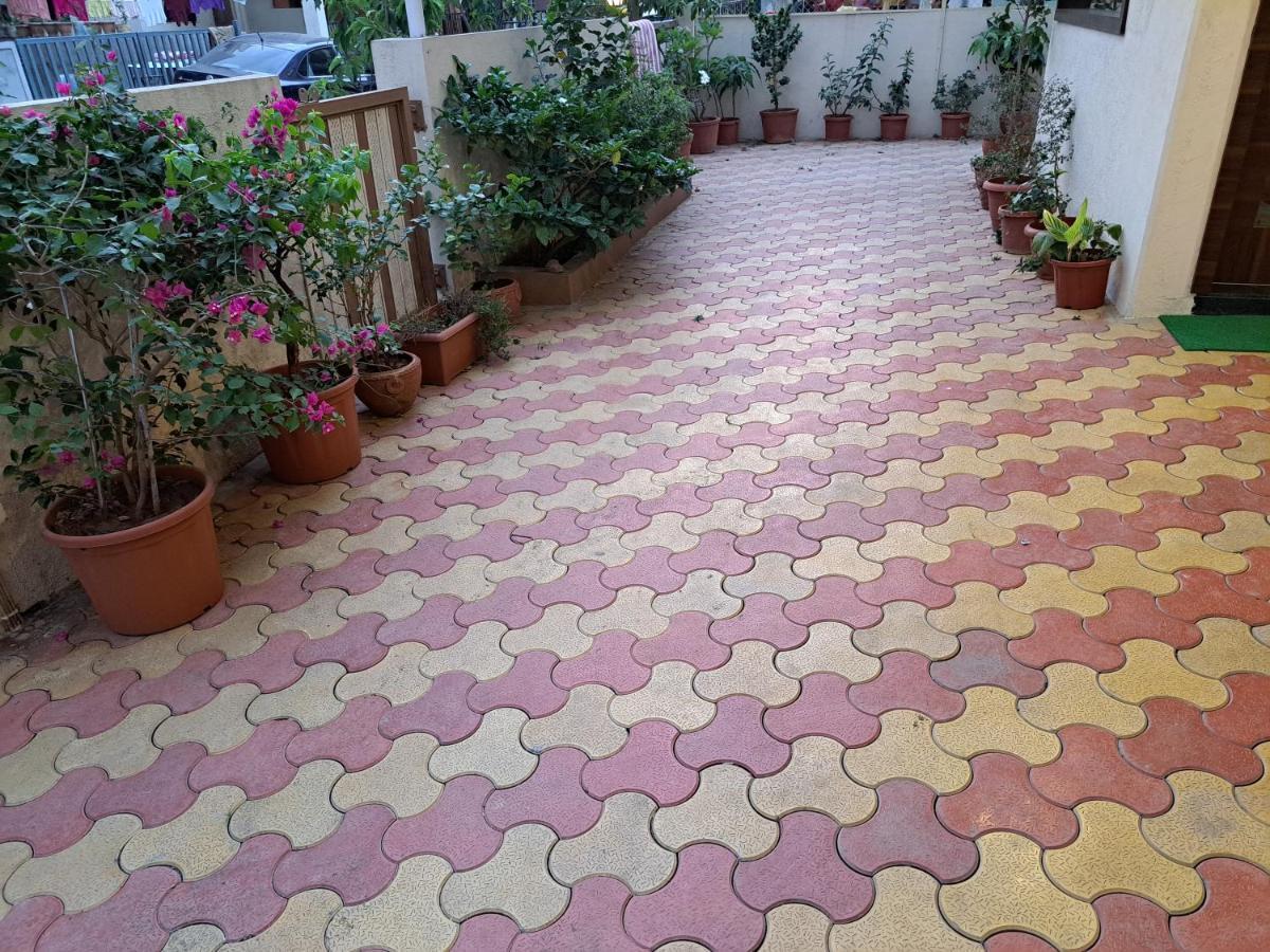 Bouquet Residency Hotel Nashik Bagian luar foto