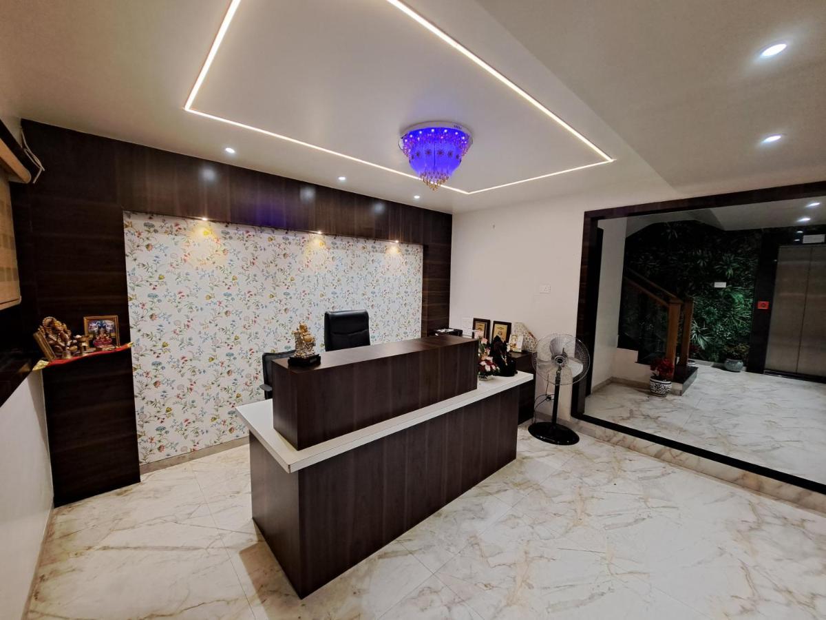 Bouquet Residency Hotel Nashik Bagian luar foto