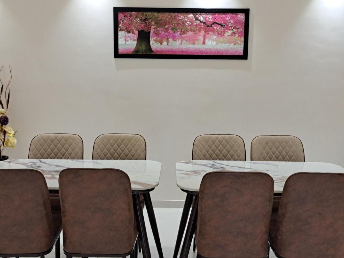 Bouquet Residency Hotel Nashik Bagian luar foto