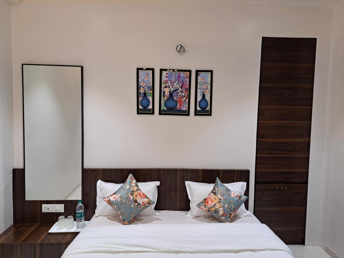 Bouquet Residency Hotel Nashik Bagian luar foto