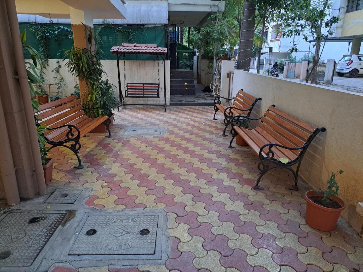 Bouquet Residency Hotel Nashik Bagian luar foto