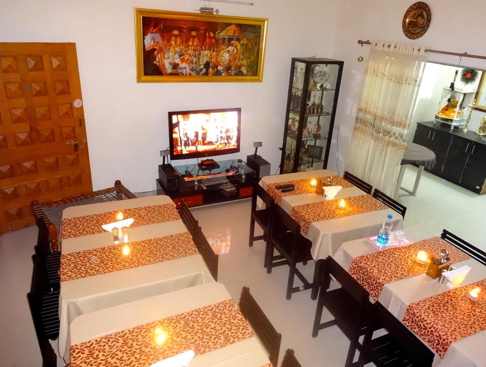 Bouquet Residency Hotel Nashik Bagian luar foto